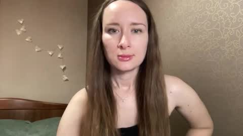 smilequeen_ online show from 11-03-25, 08:10