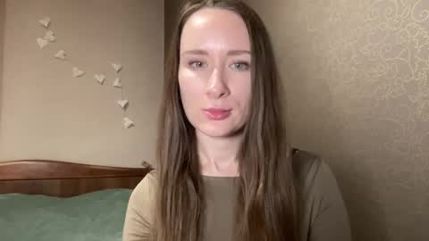 smilequeen_ online show from 11-06-25, 08:21