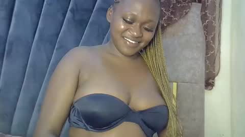 smiley_berry online show from 10-05-25, 06:50