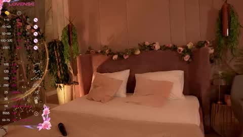 Mia online show from 10-10-25, 05:17