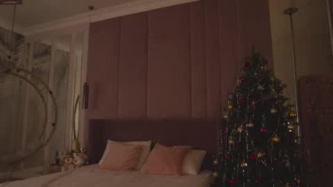 Mia online show from 12-01-25, 05:01