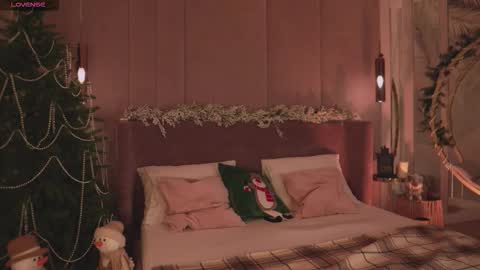 Mia online show from 12-17-25, 05:13