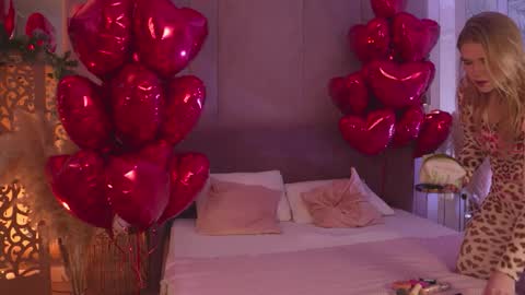 Mia online show from 02-21-26, 05:19