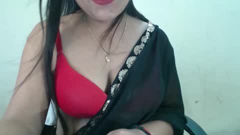 Snapshot of smiley_queen99 chatting on 05-03-26, 11:27 smiley online show from 05-03-26, 11:27