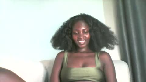 Snapshot of smileykesh chatting on 09-18-25, 06:10 smileykesh online show from 09-18-25, 06:10