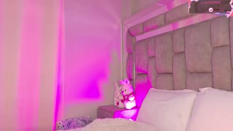      online show from 10-19-25, 06:08