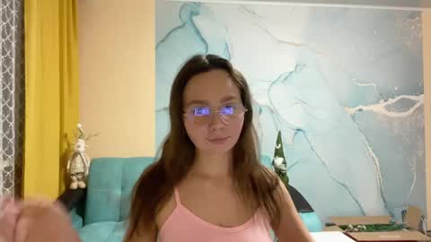 Snapshot of smiling_riddle chatting on 12-18-24, 04:17 smiling_riddle online show from 12-18-24, 04:17