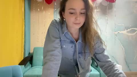 Snapshot of smiling_riddle chatting on 02-17-25, 05:43 smiling_riddle online show from 02-17-25, 05:43