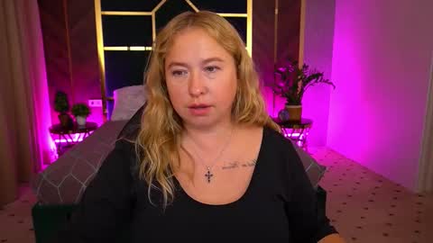 smilingladyy online show from 09-17-25, 12:07