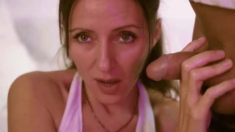 Snapshot of smilinglove chatting on 11-01-25, 06:15 Tati San online show from 11-01-25, 06:15