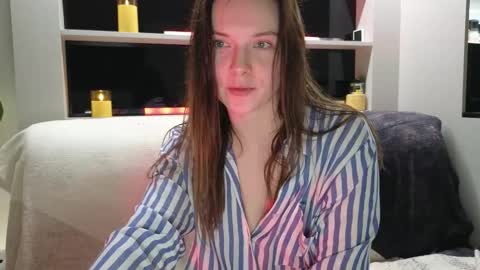 Snapshot of smilym chatting on 11-09-25, 02:37 smilym online show from 11-09-25, 02:37