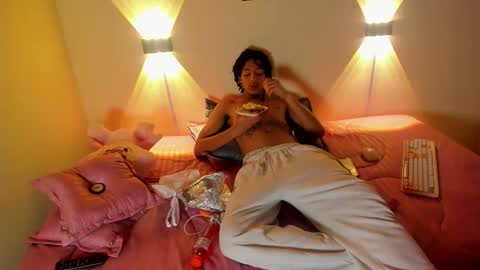 Snapshot of smith_66jr chatting on 02-20-26, 02:19 smitt jr online show from 02-20-26, 02:19