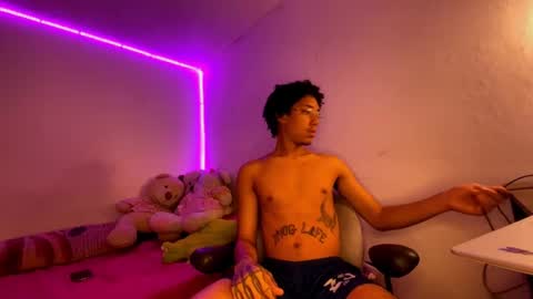 smith_kiki66 online show from 06-01-26, 01:46