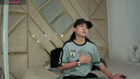 Snapshot of smithjay_ chatting on 02-15-25, 12:33 Smith Jay online show from 02-15-25, 12:33