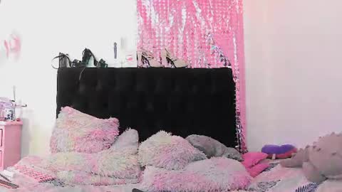 Snapshot of smoke_leidy_ chatting on 06-19-26, 04:50 smoke_leidy_ online show from 06-19-26, 04:50