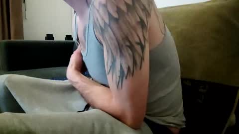 Snapshot of smokeandwatching chatting on 02-04-25, 11:06 Smokeandwatching online show from 02-04-25, 11:06