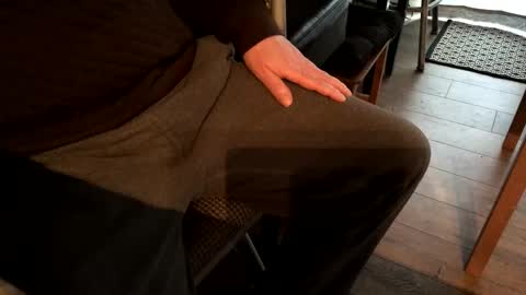 Snapshot of smokefest187 chatting on 12-28-24, 08:58 Peter Johnson online show from 12-28-24, 08:58