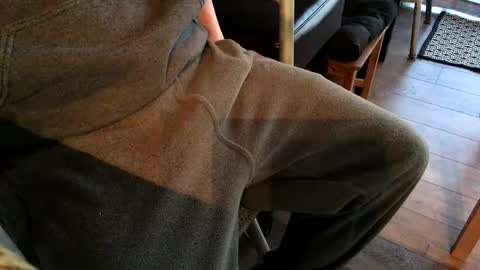 Snapshot of smokefest187 chatting on 01-25-25, 06:24 Peter Johnson online show from 01-25-25, 06:24