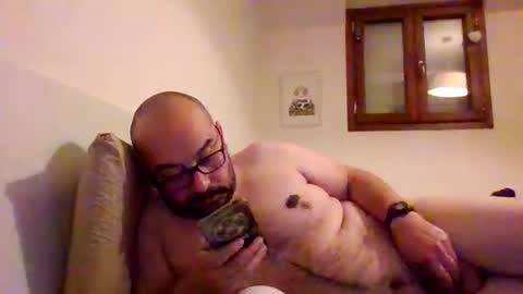 Snapshot of smoker985 chatting on 11-30-25, 01:42 smoker985 online show from 11-30-25, 01:42