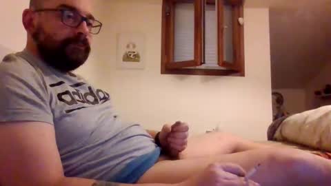 Snapshot of smoker985 chatting on 02-20-26, 05:02 smoker985 online show from 02-20-26, 05:02