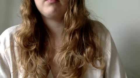 Snapshot of smokeshow3 chatting on 12-16-24, 07:21 smokeshow3 online show from 12-16-24, 07:21