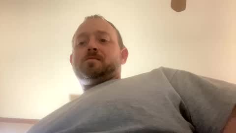 Snapshot of smokeymt420 chatting on 02-21-25, 03:43 smokeymt420 online show from 02-21-25, 03:43