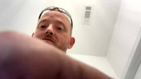 Snapshot of smokeymt420 chatting on 09-15-25, 11:05 smokeymt420 online show from 09-15-25, 11:05