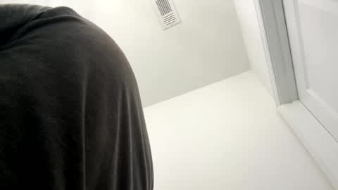 Snapshot of smokeymt420 chatting on 09-17-25, 10:33 smokeymt420 online show from 09-17-25, 10:33