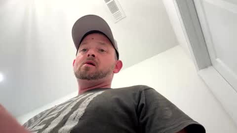 Snapshot of smokeymt420 chatting on 09-18-25, 08:00 smokeymt420 online show from 09-18-25, 08:00