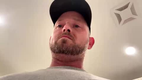 Snapshot of smokeymt420 chatting on 09-27-25, 04:17 smokeymt420 online show from 09-27-25, 04:17