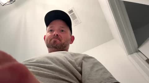 Snapshot of smokeymt420 chatting on 09-29-25, 11:42 smokeymt420 online show from 09-29-25, 11:42