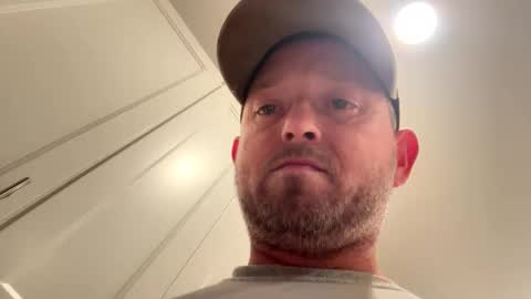 Snapshot of smokeymt420 chatting on 10-09-25, 02:42 smokeymt420 online show from 10-09-25, 02:42