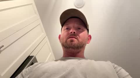 Snapshot of smokeymt420 chatting on 10-14-25, 02:34 smokeymt420 online show from 10-14-25, 02:34