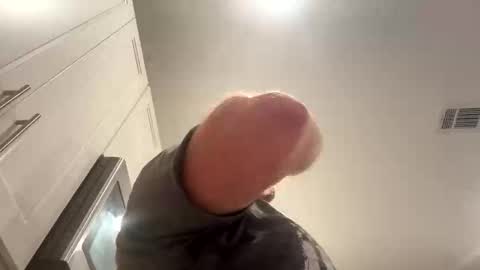 Snapshot of smokeymt420 chatting on 10-18-25, 05:10 smokeymt420 online show from 10-18-25, 05:10