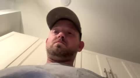 Snapshot of smokeymt420 chatting on 10-26-25, 05:02 smokeymt420 online show from 10-26-25, 05:02