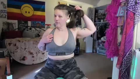 Snapshot of smokihippi chatting on 02-19-25, 10:53 Big Dawg online show from 02-19-25, 10:53