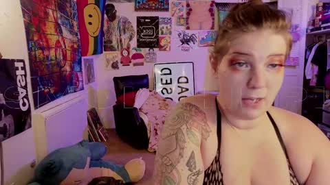 Snapshot of smokihippi chatting on 10-03-25, 10:23 Big Dawg online show from 10-03-25, 10:23