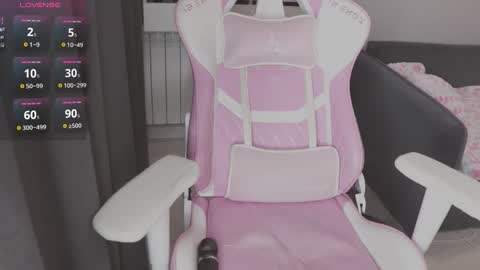 Kira  online show from 12-21-25, 11:34