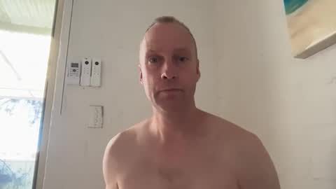 Snapshot of smoothroundbottom chatting on 10-15-25, 02:55 KinkyDonks online show from 10-15-25, 02:55