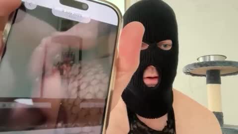 Snapshot of smoothroundbottom chatting on 02-07-26, 11:41 KinkyDonks online show from 02-07-26, 11:41