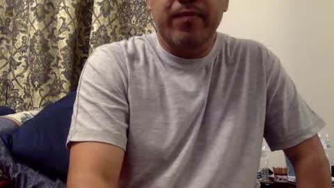 Snapshot of smoothstrik3r chatting on 12-17-24, 01:39 smoothstrik3r online show from 12-17-24, 01:39