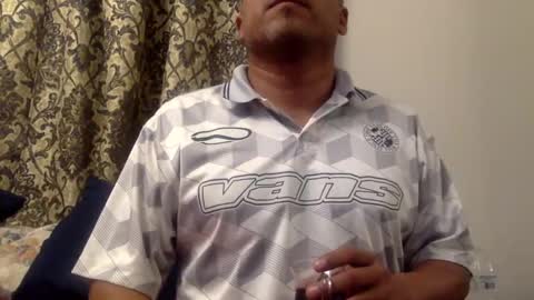 Snapshot of smoothstrik3r chatting on 12-30-24, 01:37 smoothstrik3r online show from 12-30-24, 01:37