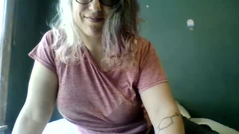 snack05 online show from 06-25-26, 04:22