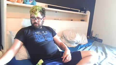 snackonzach online show from 09-21-25, 02:40