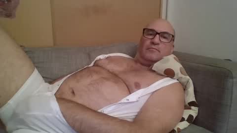 sneakerboy18 online show from 01-18-25, 03:38