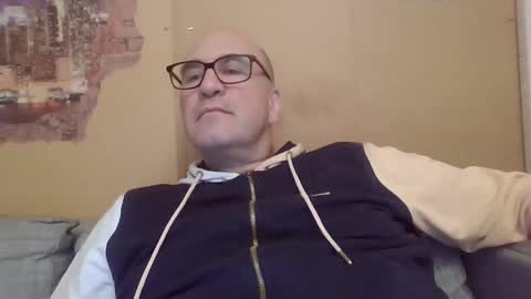 sneakerboy18 online show from 01-19-25, 03:32