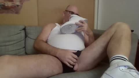 sneakerboy18 online show from 09-24-25, 06:11