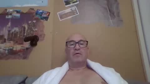 sneakerboy18 online show from 11-16-25, 12:33