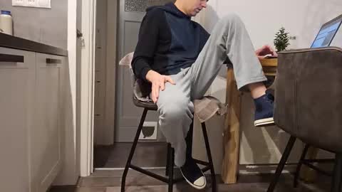 sneakerboy444 online show from 12-01-25, 07:52