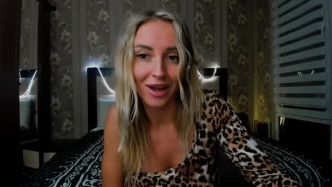 Sneja online show from 12-29-24, 04:19